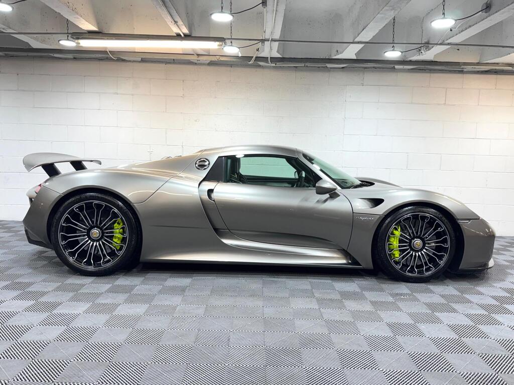 Porsche 918, photograph 9 of 22