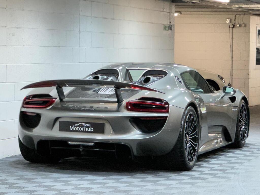 Porsche 918, photograph 8 of 22