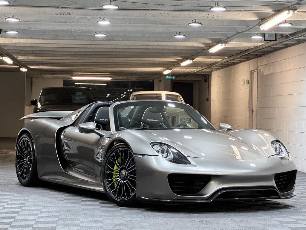 Porsche 918, photograph 10 of 22