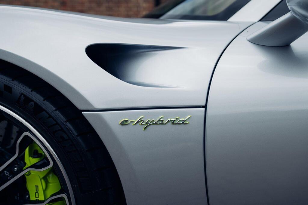 Porsche 918, photograph 21 of 23