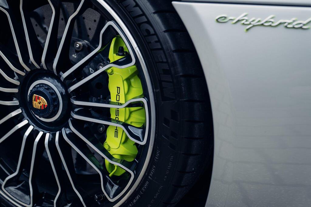 Porsche 918, photograph 22 of 23