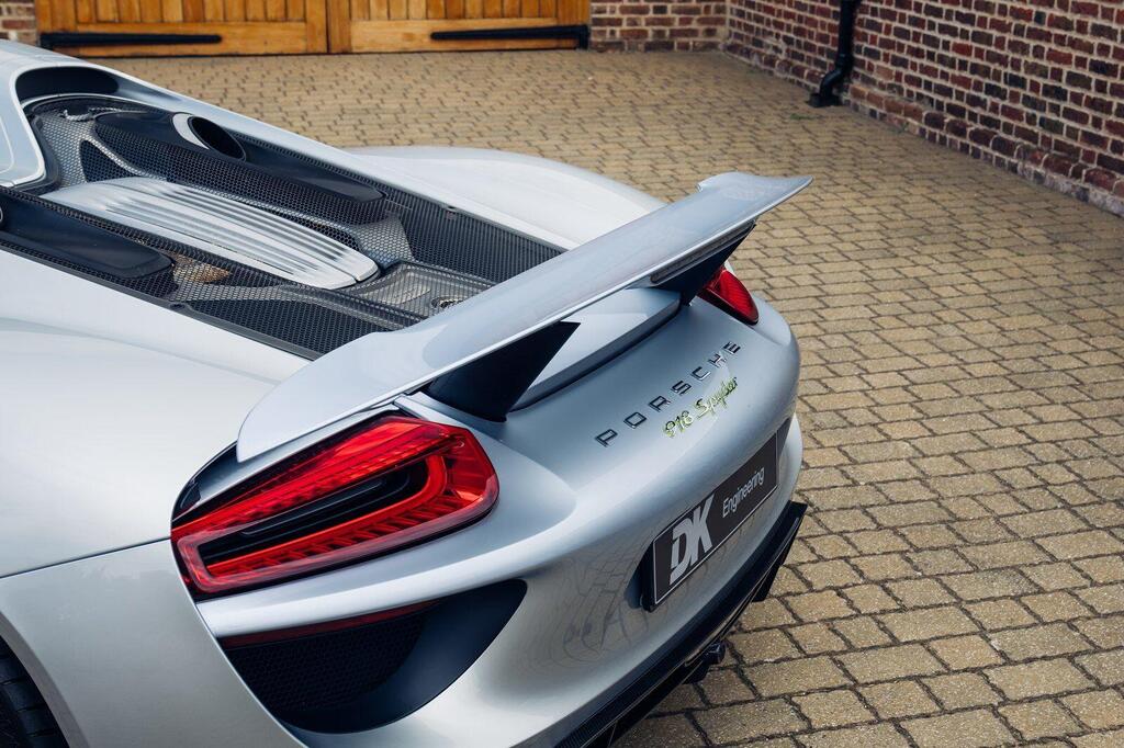 Porsche 918, photograph 14 of 23