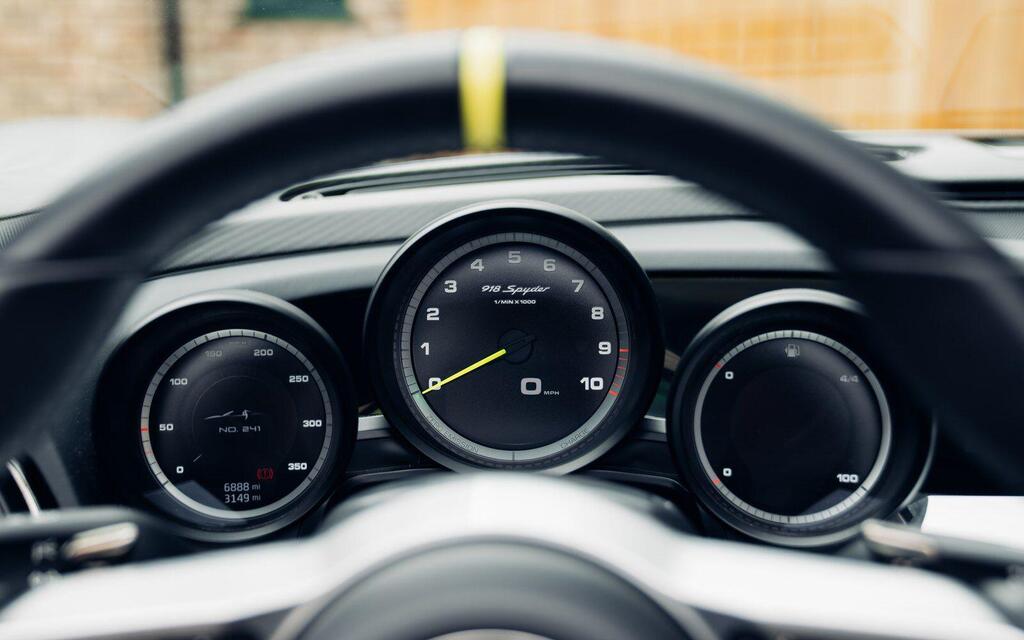 Porsche 918, photograph 9 of 23