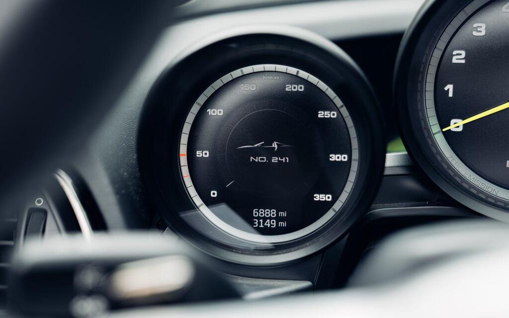 Porsche 918, photograph 10 of 23