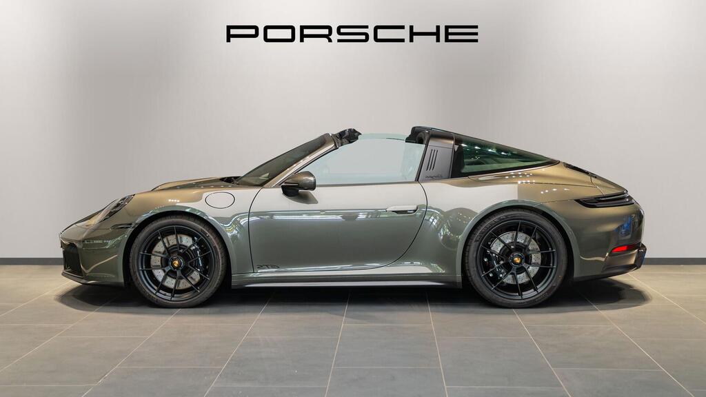 Porsche 911 992 4 GTS, photograph 22 of 30