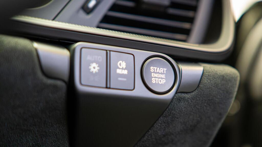 Porsche 911 992 4 GTS, photograph 6 of 30