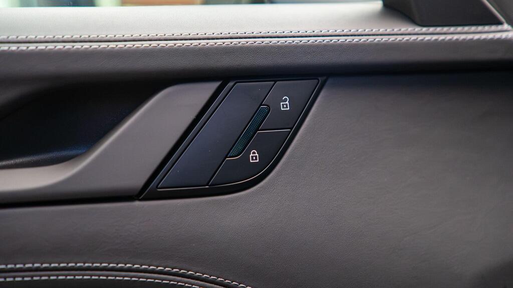 Porsche 911 992 4 GTS, photograph 28 of 30