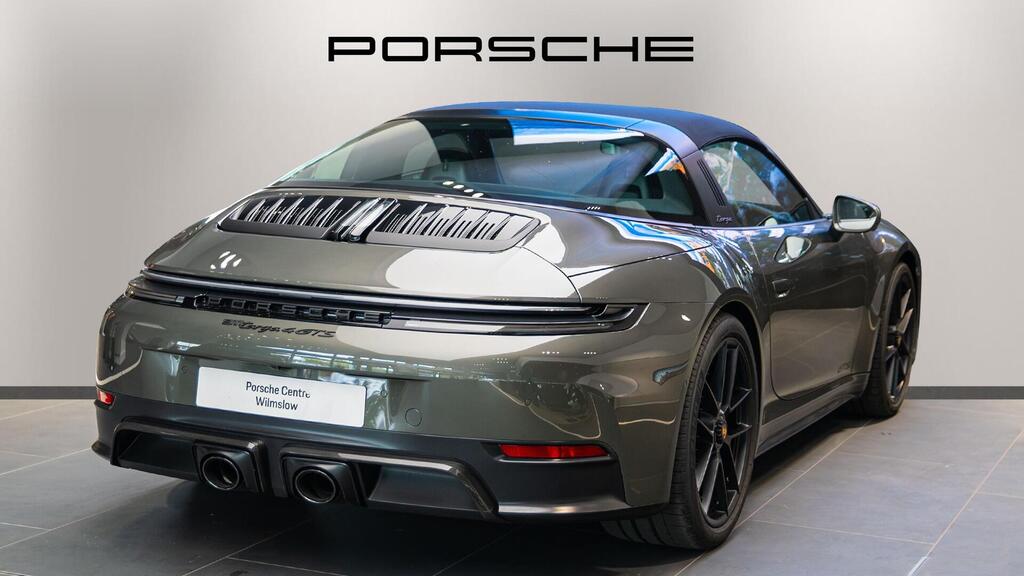 Porsche 911 992 4 GTS, photograph 19 of 30