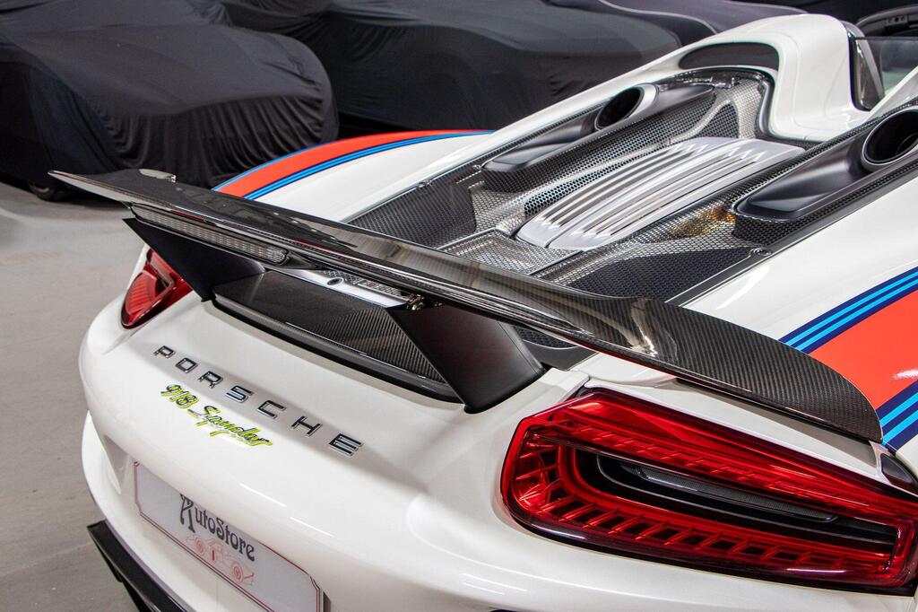 Porsche 918, photograph 10 of 29
