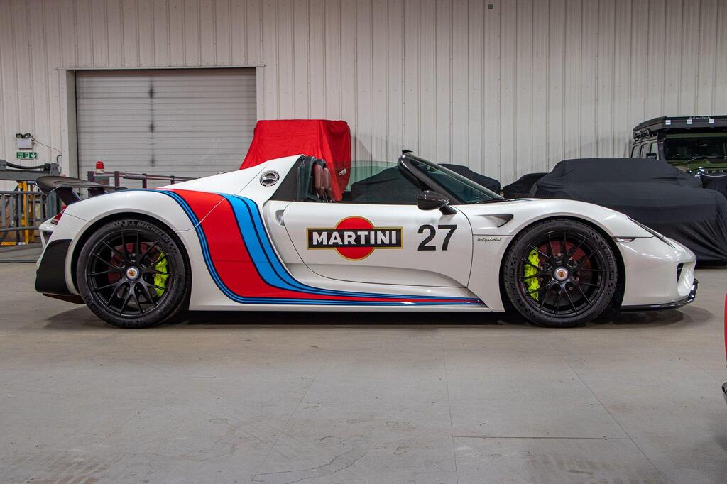 Porsche 918, photograph 2 of 29