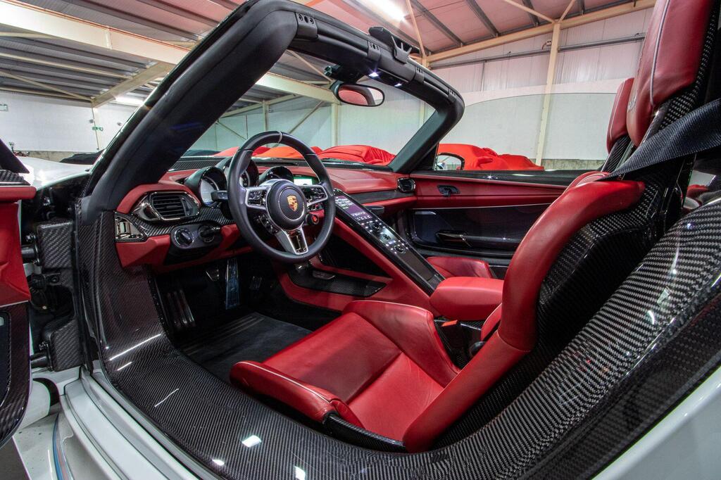 Porsche 918, photograph 21 of 29