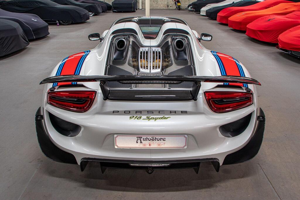 Porsche 918, photograph 4 of 29