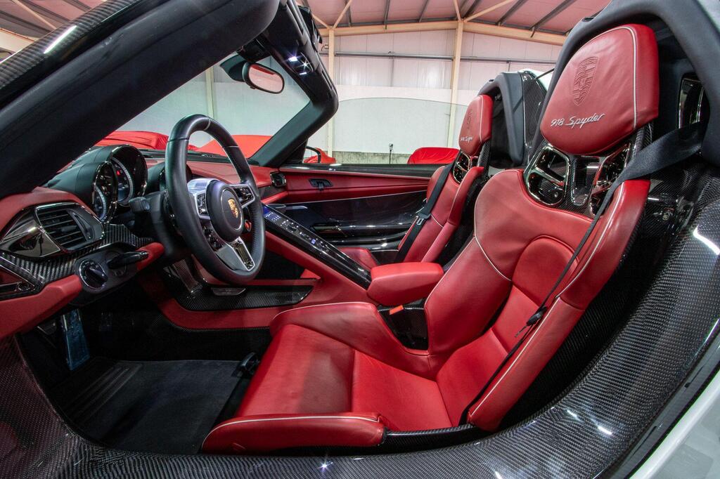 Porsche 918, photograph 20 of 29