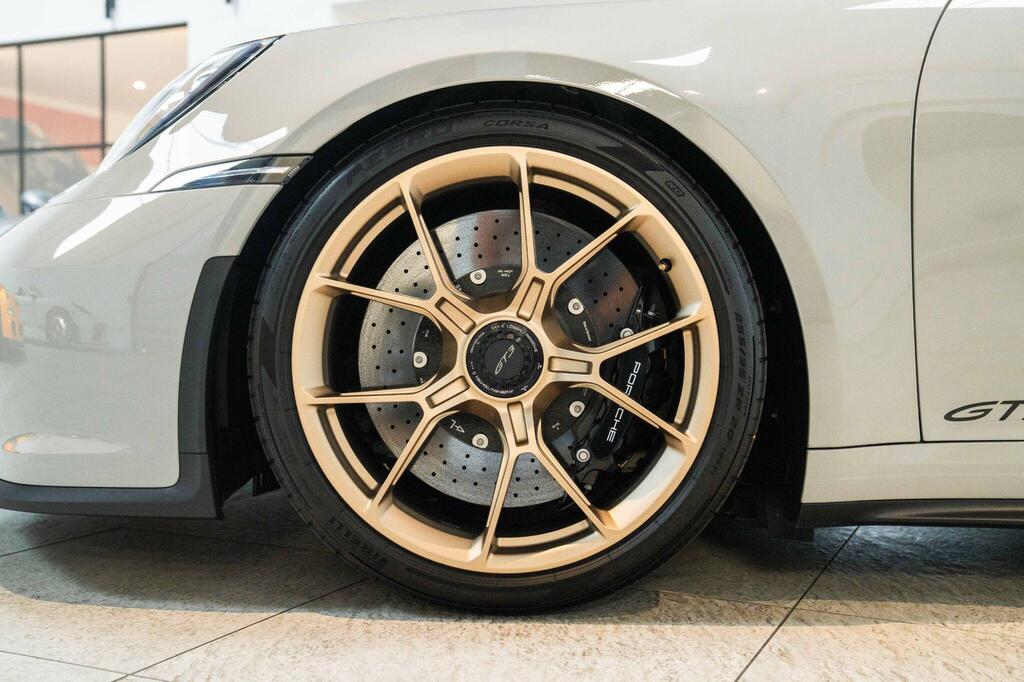 Porsche 911 992 GT3, photograph 24 of 26