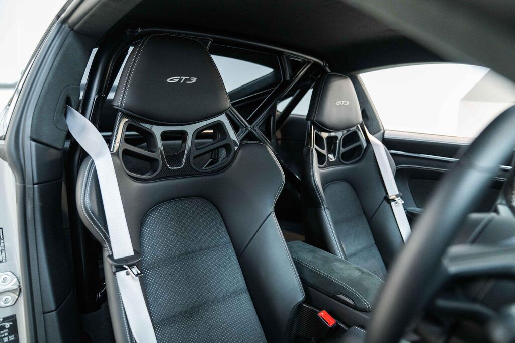Porsche 911 992 GT3, photograph 11 of 26